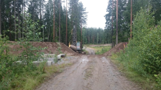 Paviljongin ja 300m radan välisen vallin parantaminen. 16.07.2016.